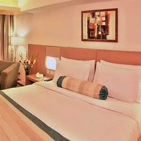 Comfort Inn Gsk Amritsar Room photo